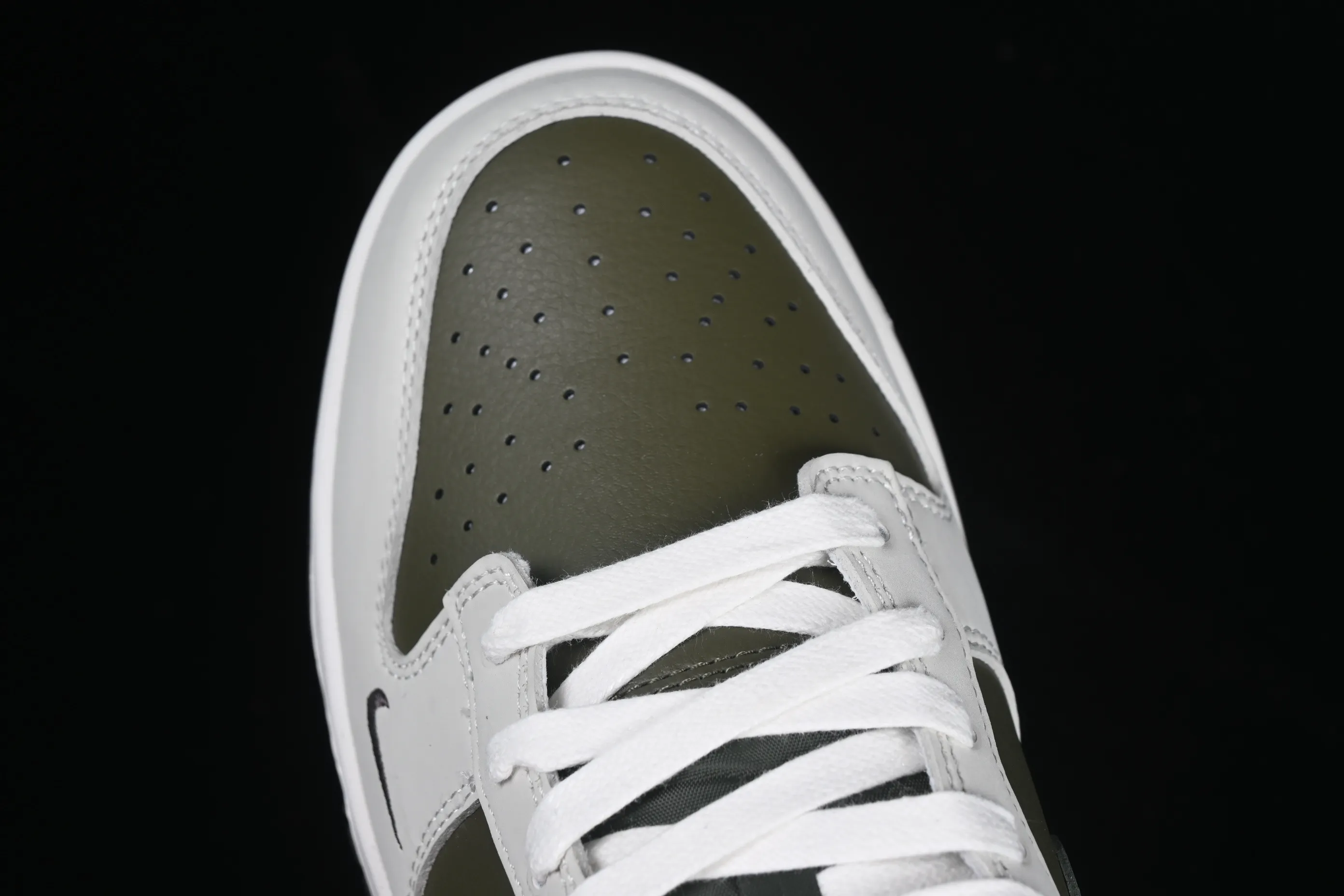 All Categories Nk SB Dunk Series Nk SB Dunk Low Low-top sneakers Nk SB Dunk Low "Year Of Snake" Year of the Snake limited low-top casual sneakers HV5980-231